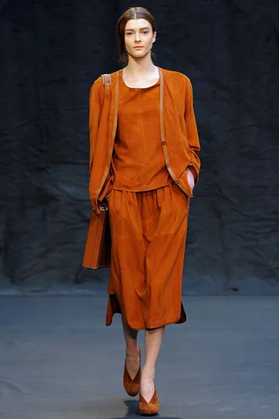 Look 32
